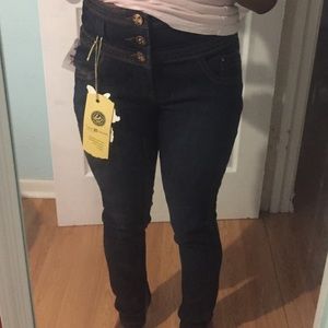 High waisted jeans